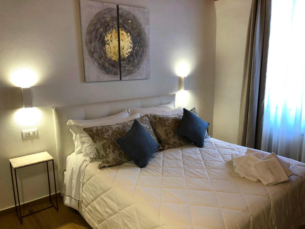 Federico II - Rooms And Breakfast บอร์จิโอแวเรซซี ภายนอก รูปภาพ