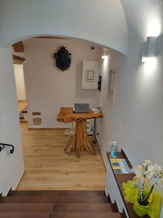 Federico II - Rooms And Breakfast บอร์จิโอแวเรซซี ภายนอก รูปภาพ
