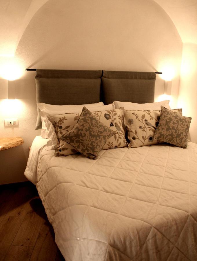 Federico II - Rooms And Breakfast บอร์จิโอแวเรซซี ภายนอก รูปภาพ