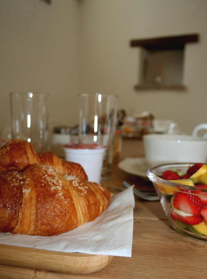 Federico II - Rooms And Breakfast บอร์จิโอแวเรซซี ภายนอก รูปภาพ