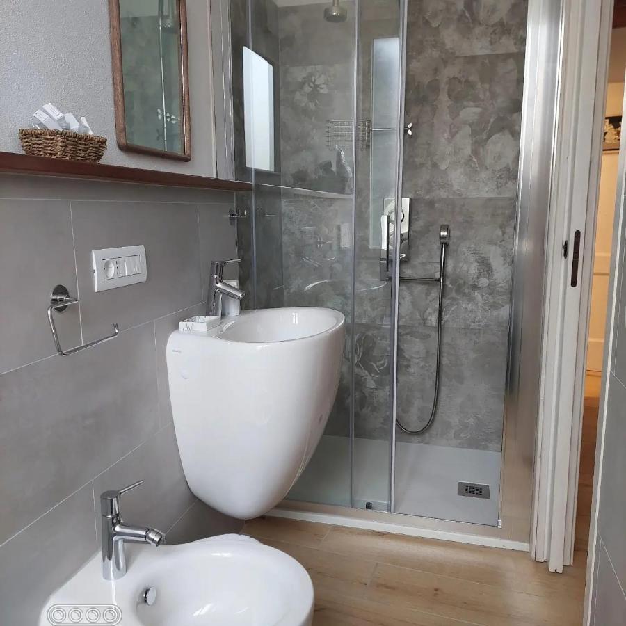 Federico II - Rooms And Breakfast บอร์จิโอแวเรซซี ภายนอก รูปภาพ